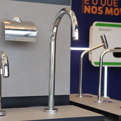 Torneira Lavatório de Mesa Bica Alta Linha Una 3525 - Leão Metais