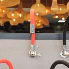 Torneira Cozinha Parede Soft Vermelho - Leão Metais