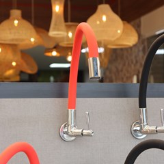 Torneira Cozinha Parede Soft Vermelho - Leão Metais