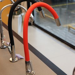 Torneira Cozinha Mesa Soft Vermelho C17 - Leão Metais